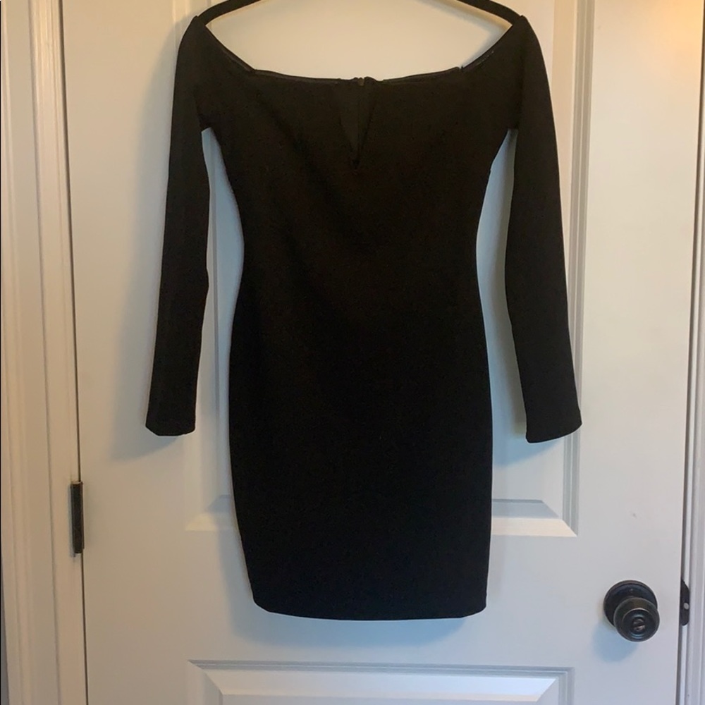 lulu long sleeve dress with v-neck cutout